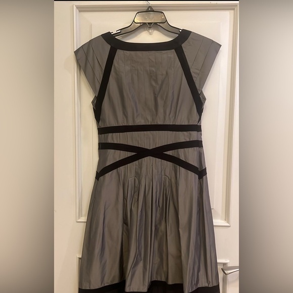 Elegant Gray and Black Women's Dress - Picture 4 of 5